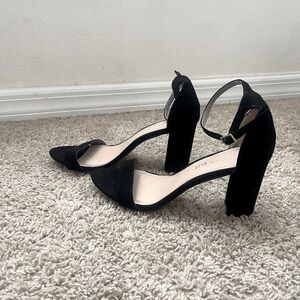 Size 9 Black heels Like BRAND NEW